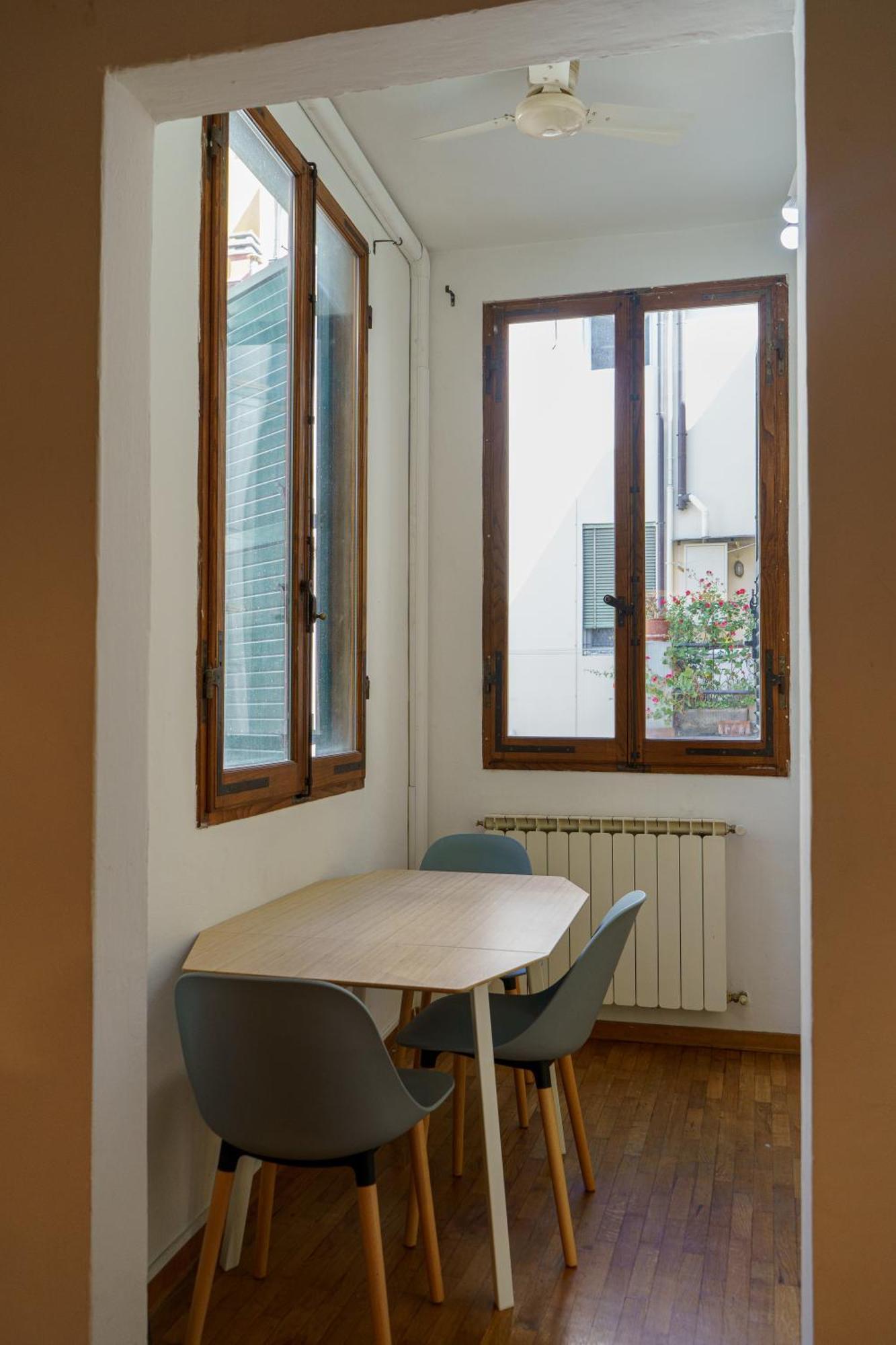 Central 1 Bedroom Apartment In The City Center Florenţa Exterior foto